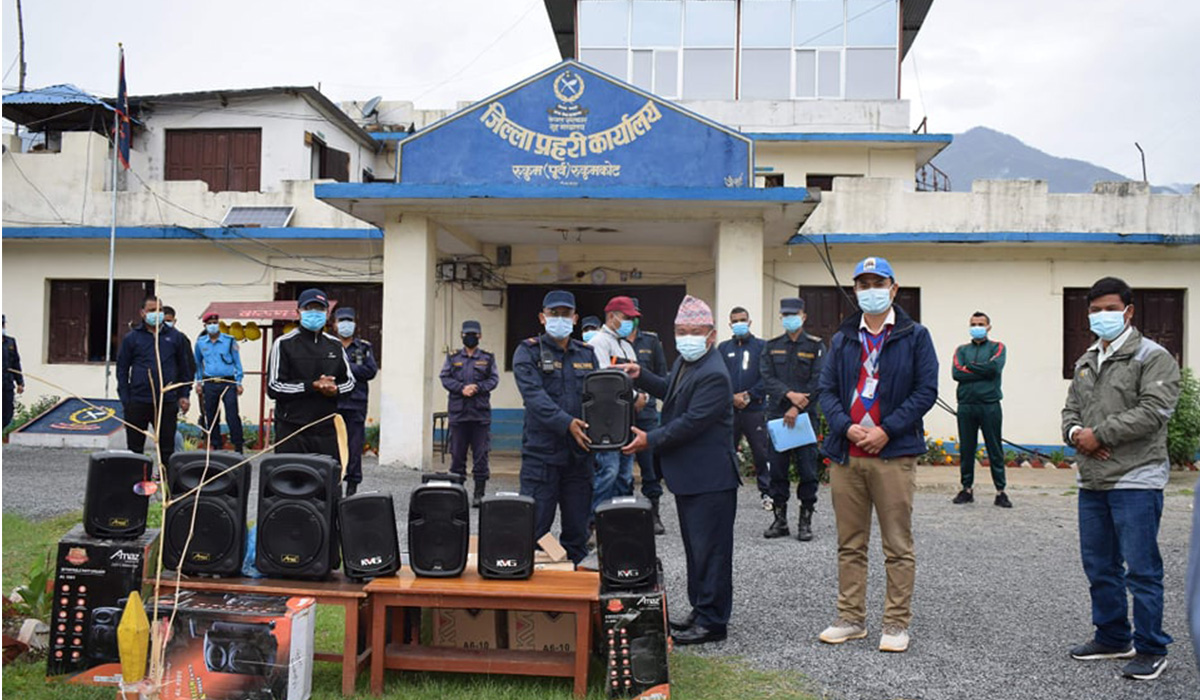 कोरोना विरुद्ध सचेतना फैलाउन प्रहरीलाई साउण्ड सिस्टम प्रदान